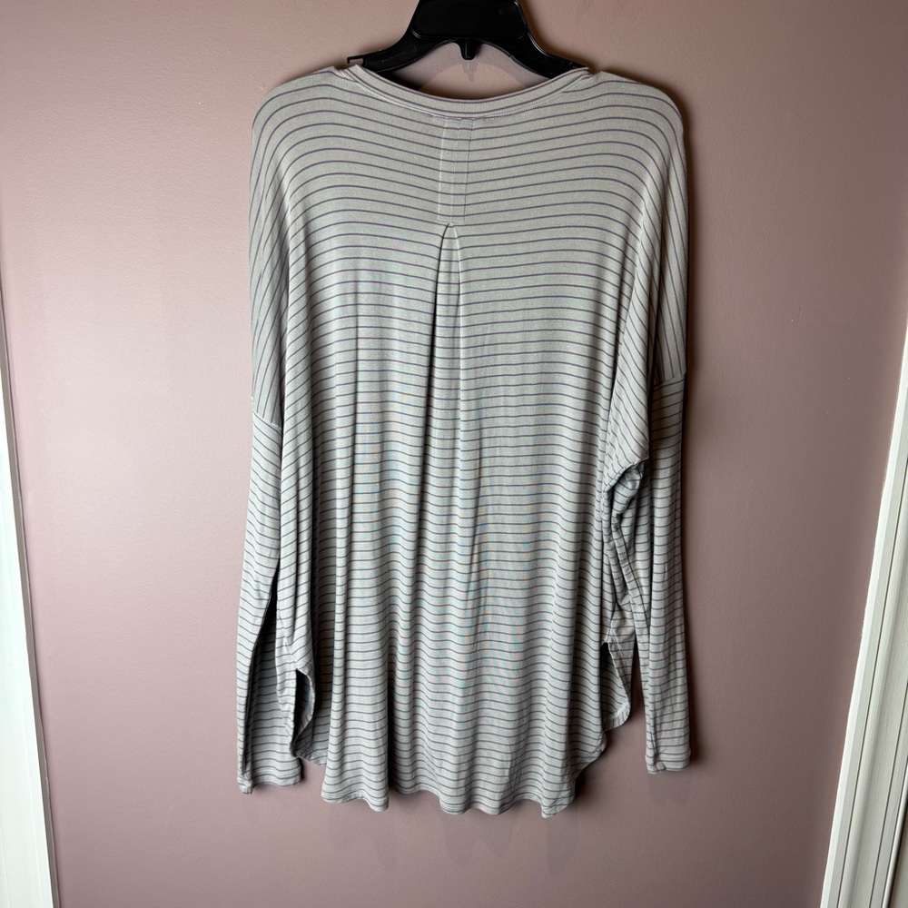 Cabi 4376 Plum Tee Pewter Stripe L - Picture 8 of 10